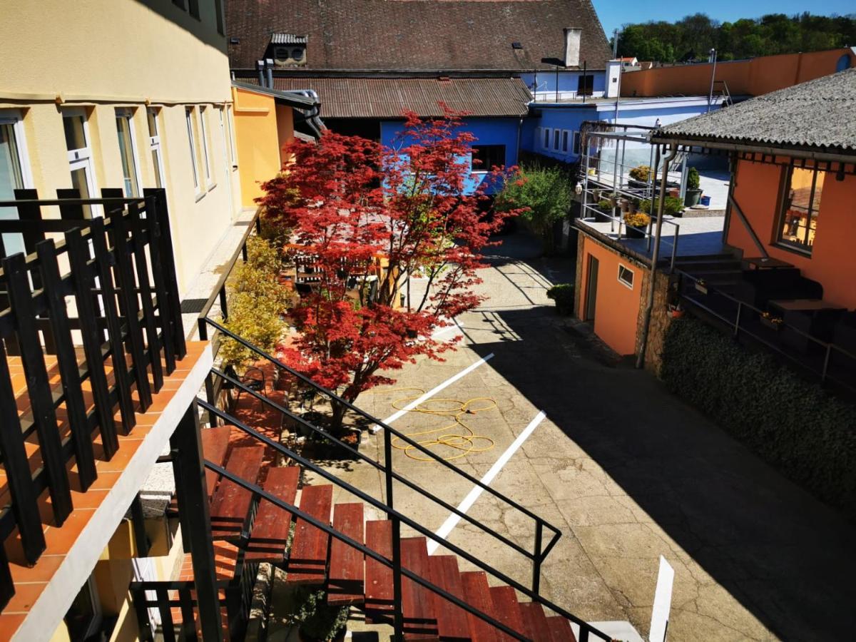 Hotel Goldene Krone Mistelbach Luaran gambar