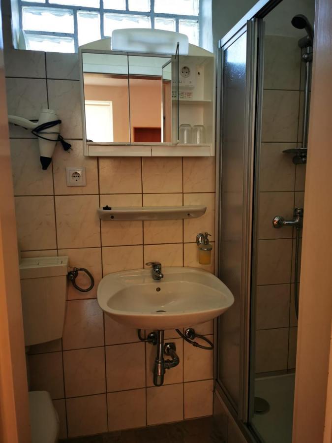 Hotel Goldene Krone Mistelbach Luaran gambar
