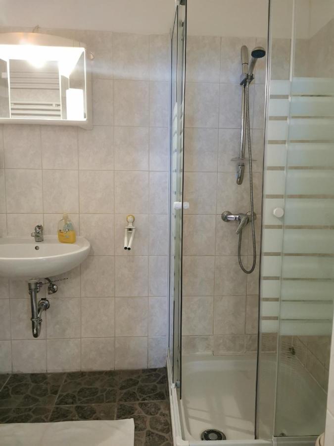 Hotel Goldene Krone Mistelbach Luaran gambar